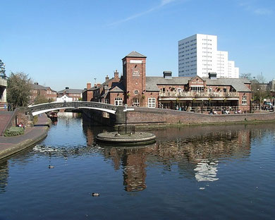 Old Turn Junction. The Birmingham & Fazeley Canal is straight ahead; the Birmingham canal heads towards Gas Street Basin to the right.