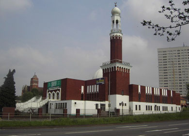 Birmingham Central Mosque, St Alban's Church in the background.