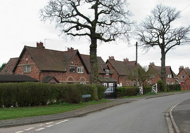 Houses near the junction of Hurst Green Road and Summer Lane