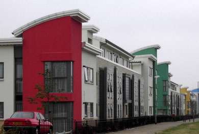 This new housing in Farnbrough Road stands near the site of Berwood Hall.