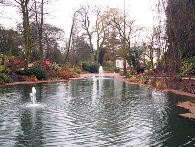 Kings Heath Park. Copyright Phil Champion and licensed for reuse under Creative Commons Licence: Attribution-Share Alike 2.0 Generic. Geograph OS reference SP0781. See Acknowledgements for a link to the Geograph website.