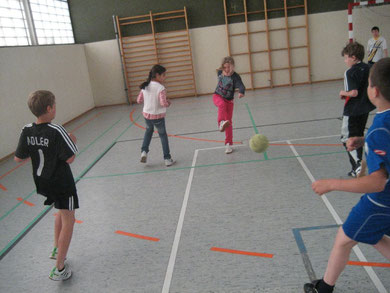 Mädchenpower beim Fußball an der Hans-Christian-Andersen-Grundschule