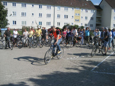 Wolfsburger Sozialradler bei der Fahrradsponsorenrundfahrt 2012 für Kinder und Jugendliche in sozialen Brennpunkten dieser Welt