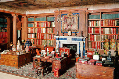 Biblioteca de la casa de muñecas de la reina Mary en Windsor