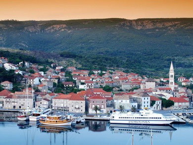 Hvar - Sucuray harbour