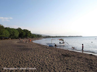 La spiaggia nera di Lovina