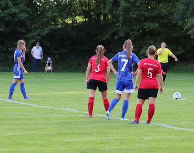 Jana Schwaab kurz vor dem Elfmeter zum 2:0. Foto: Lanzke