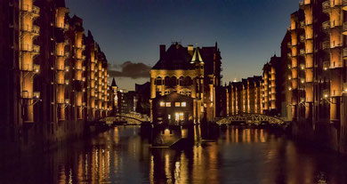 Die Speicherstadt bei Nacht