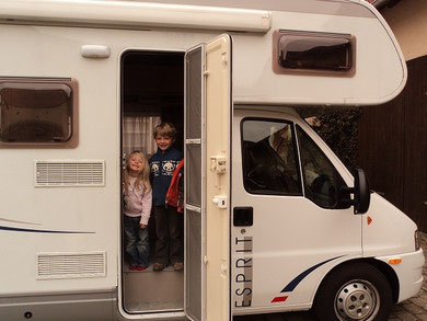 Dethleffs Esprit 5880 HG auf Fiat Ducato 244 (2,8 l JTD, 127 PS, Bj. 2002, 6,20m lang, ca. 3,30m hoch)