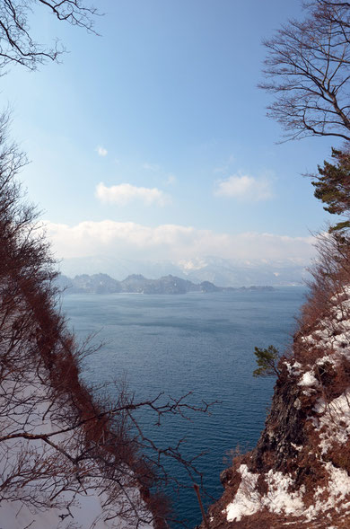 御倉半島中腹から見た中山半島