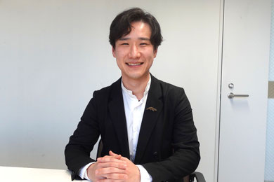26歳のときに出会った農家さんに「野菜は私たちが育てるのではなく、土が育てる」と聞いたことが今の事業につながっているという富松さん