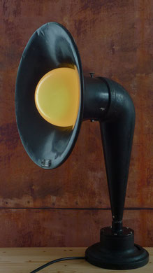 Findling-Lampe "Schreihals" (gross); alter Lautsprecher, dimmbar; verkauft