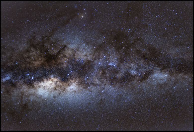 35mm, f/1.4, ISO 3200, 10 secondes