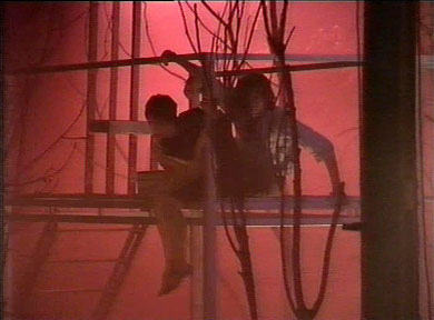 Image fixe de la vidéo « Dancer Danger » 1992