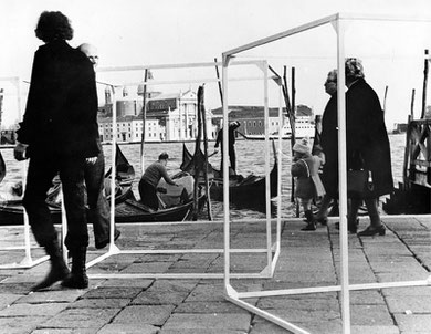 « Cubes in Venice » 35e Biennale di Venezia, 1970 - photo: Gianni