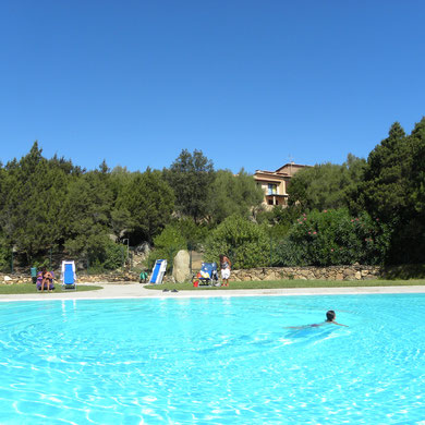Residence bouganville-stevasas-piscina