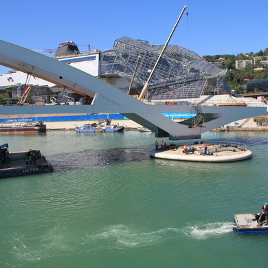 Installation du Pont Raymond Barre - Lyon - 03 Sept 2013 © Anik COUBLE