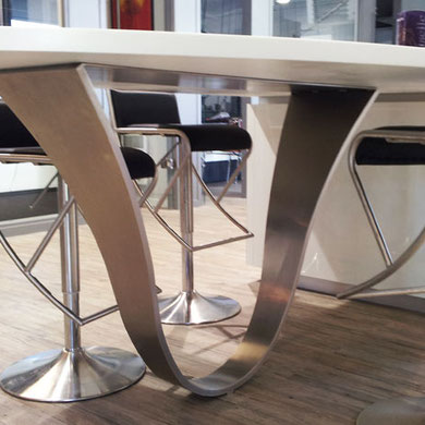 pied de table design en acier