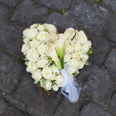 weisse Rösli mit Calla