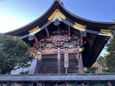 秩父神社本殿側面の「つなぎの龍」の彫刻(左甚五郎作)