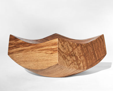 V21384 · Oak #bowl #woodworking #interiordesign #woodsculptures #art #woodart #wooddesign #decorativewood #originalartwork #modernwoodsculpture #joergpietschmann #oldwood #functionalsculpture #woodcreations #uniquedesign #organicfurniture #organicartwork 