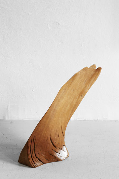 S1221 · Lime Tree#woodsculpture#stool#console#sculpture#originalart#woodworking#interiordesign#woodsculptures#art#woodart#wooddesign#decoration#decorativewood#originalartwork#modernwoodsculpture#joergpietschmann#oldwood