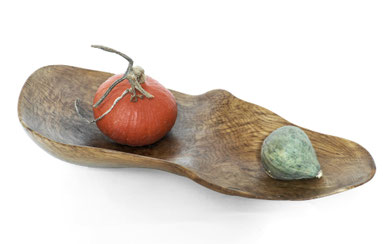 Jörg Pietschmann_Vessel · V2801 · Oak#vessel#bowl#coffeetable#woodworking#interiordesign#woodsculptures#art#woodart#wooddesign#decorativewood#originalartwork#modernwoodsculpture#joergpietschmann#oldwood