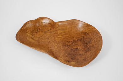 V1295 · Oak#vessel#bowl#coffeetable#woodworking#interiordesign#woodsculptures#art#woodart#wooddesign#decorativewood#originalartwork#modernwoodsculpture#joergpietschmann#oldwood