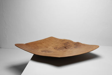 wall shelf · Jörg Pietschmann · V0097 · Oakwallart,walldecoration,wallshelf,woodworking,interiordesign,woodsculptures,art,woodart,wooddesign,decorativewood,walldecoration,wallsculpture,originalartwork,modernwoodsculpture,joergpietschmann,oldwood