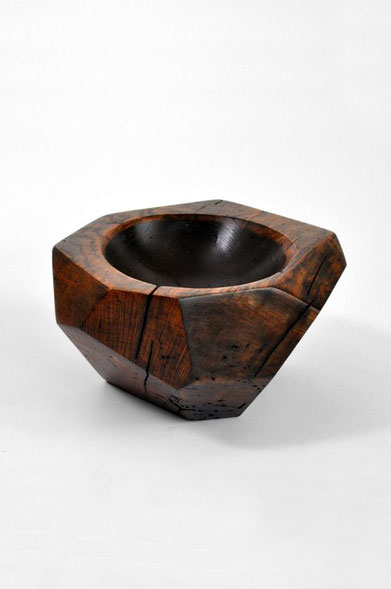 V1214 · Oak#vessel#bowl#coffeetable#woodworking#interiordesign#woodsculptures#art#woodart#wooddesign#decorativewood#originalartwork#modernwoodsculpture#joergpietschmann#oldwood
