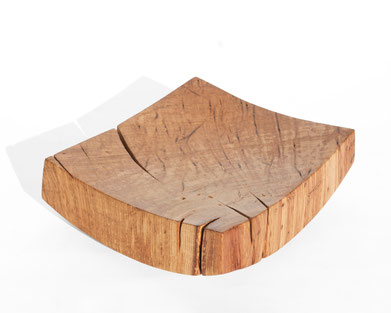 V21064 · Oak #bowl #woodworking #interiordesign #woodsculptures #art #woodart #wooddesign #decorativewood #originalartwork #modernwoodsculpture #joergpietschmann #oldwood #functionalsculpture #woodcreations #uniquedesign #organicfurniture #organicartwork 