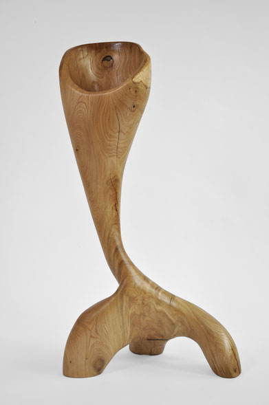 V1659 · Oak#woodsculpture#stool#console#sculpture#originalart#woodworking#interiordesign#woodsculptures#art#woodart#wooddesign#decoration#decorativewood#originalartwork#modernwoodsculpture#joergpietschmann#oldwood