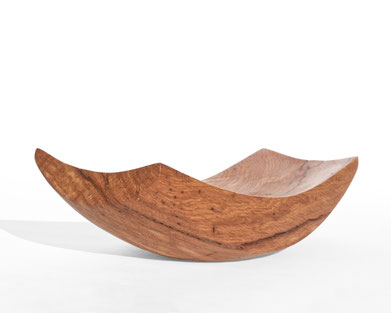 V21334 · Oak #woodworking #bowl #interiordesign #woodsculptures #art #woodart #wooddesign #decora#bowl#coffeetable#woodworking#interiordesign#woodsculptures#art#woodart#wooddesign#decorativewood#originalartwork#modernwoodsculpture#joergpietschmann#oldwood