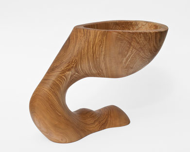 V2740 · Ash #bowl #woodworking #interiordesign #woodsculptures #art #woodart #wooddesign #decorativewood #originalartwork #modernwoodsculpture #joergpietschmann #oldwood #functionalsculpture #woodcreations #uniquedesign #organicfurniture #organicartwork 