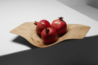 wall shelf · Jörg Pietschmann · V0128 · Oak,wallart,walldecoration,wallshelf,woodworking,interiordesign,woodsculptures,art,woodart,wooddesign,decorativewood,walldecoration,wallsculpture,originalartwork,modernwoodsculpture,joergpietschmann,oldwood