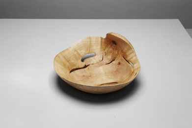 V0119 · Birch#vessel#bowl#coffeetable#woodworking#interiordesign#woodsculptures#art#woodart#wooddesign#decorativewood#originalartwork#modernwoodsculpture#joergpietschmann#oldwood