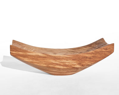 V21354 · Oak #bowl #woodworking #interiordesign #woodsculptures #art #woodart #wooddesign #decorativewood #originalartwork #modernwoodsculpture #joergpietschmann #oldwood #functionalsculpture #woodcreations #uniquedesign #organicfurniture #organicartwork 