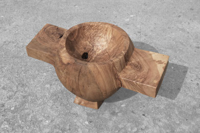 V2750 · Ash#bowl#coffeetable#woodworking#interiordesign#woodsculptures#art#woodart#wooddesign#decorativewood#originalartwork#modernwoodsculpture#joergpietschmann#oldwood