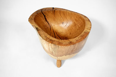 V1335 · Oak#vessel#bowl#coffeetable#woodworking#interiordesign#woodsculptures#art#woodart#wooddesign#decorativewood#originalartwork#modernwoodsculpture#joergpietschmann#oldwood