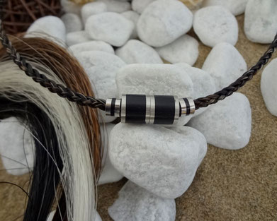 Halskette aus Pferdehaar, Schmuck aus Pferdehaar