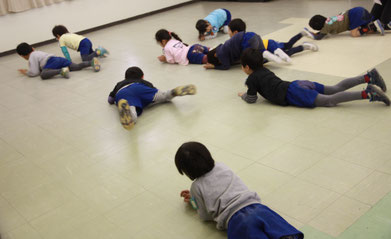 幼稚園　リトミック　どれみ音楽教室　田中由美子