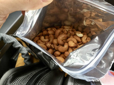 以前にも煎りたてのカシューナッツを購入して食べていた
