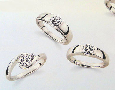 プラチナやK18のジュエリーも、メガネのオクダにおまかせください。さらに、プチネックレスの修理や調節も可能です。指輪サイズ直し 貴金属 瑞浪市 純金 K24 ネットで買った 相談 Pt 宝石 ジュエリー ダイヤモンド 指輪 立爪リング ネックレス リフォーム 修理 買取 下取り リメイク 念珠 お直し ワイヤー交換 ロー付け修理 換金 時計バンド調整 地金 デザインが古い 価格 相場 鑑定 見積 安い 無料 恵那市 明智町 中津川市 豊田市 おすすめ