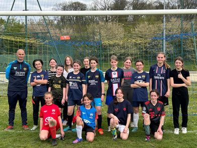 Spielerinnen der Viktoria  bei der U13 des As Noailles Cauvigny. Foto: ASNC