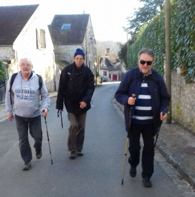 Les jeunes ont bien marché avec entrain, un peu derrière quand même ...