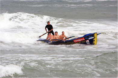 retour en surf avec le surfboat