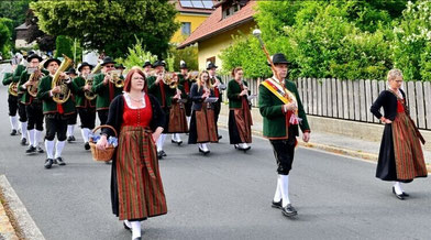 Aufmarsch zum Bezirksmusikertreffen