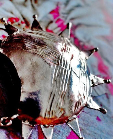 Suraja Praktika: sterling-silver-shells; extra-close view of lattice etching