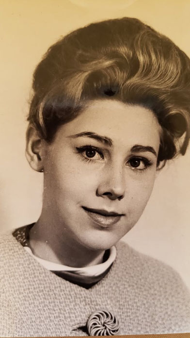  3B (Diane Dimpfl Cobb) at age 19, in 1962