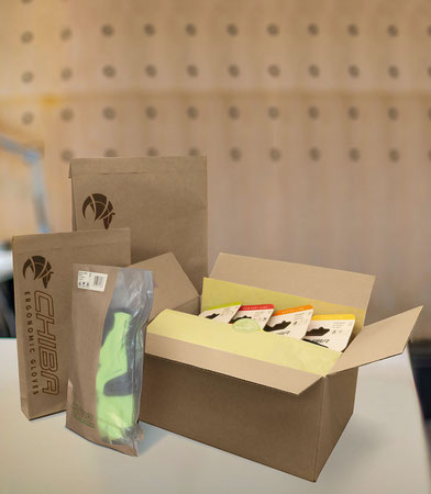 Zum Verschließen der Kartons werden keine Plastikklebebänder verwendet ©Chiba